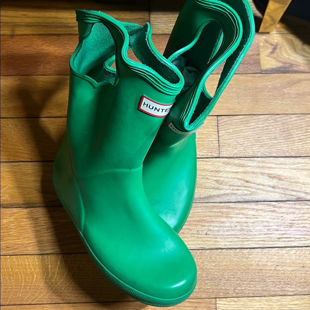 Hunter kids original first Classic Grab Handle Rain Boots Vibrant Green ☔️